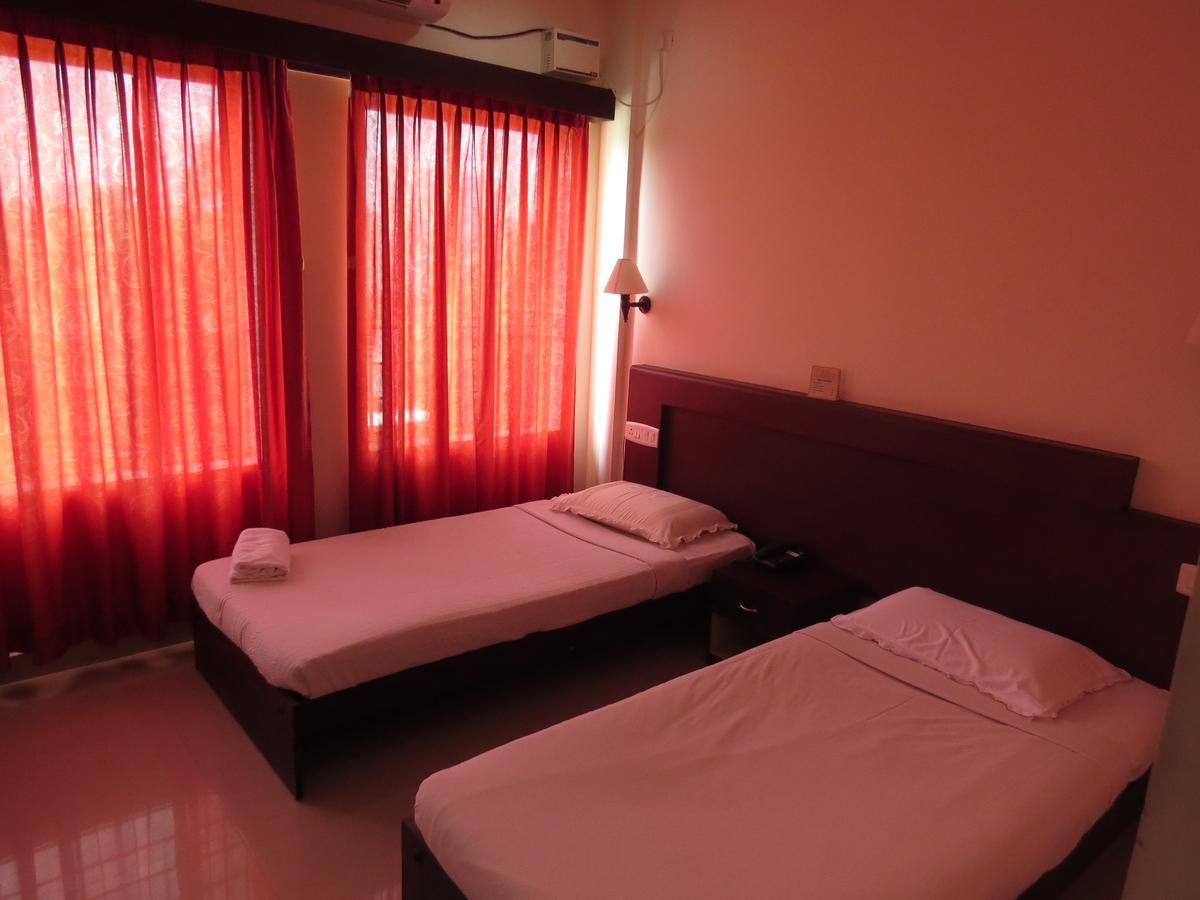 Lals Residency Hotel Adur Szoba fotó