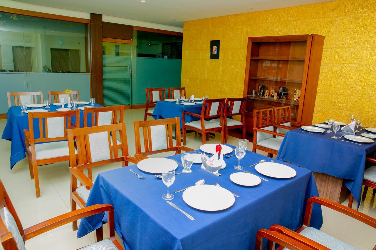 Lals Residency Hotel Adur Kültér fotó